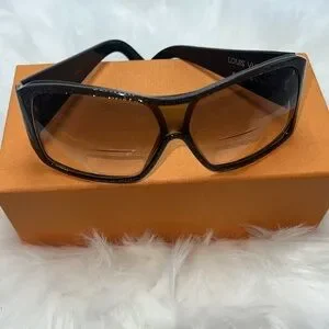 Louis Vuitton | Accessories | Louis Vuitton Monogram Mahina  display picture 1
